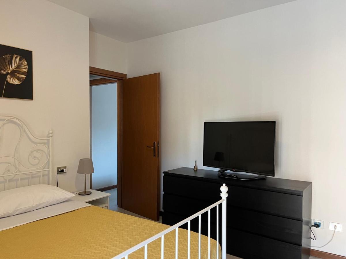 Lovely Apartment Parma Exteriör bild